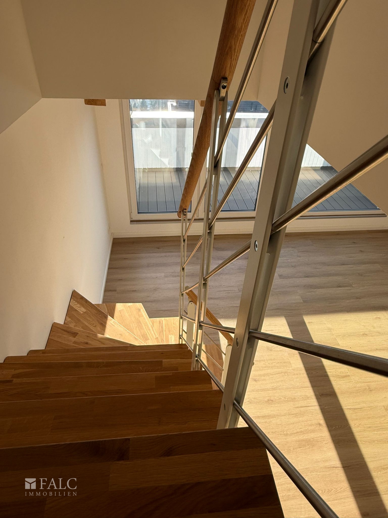 Treppe zum Untergeschoss